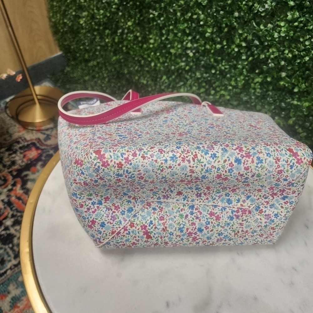 Tommy Bahama Reversible Floral Pink Handbag with Wallet - Picture 5 of 7